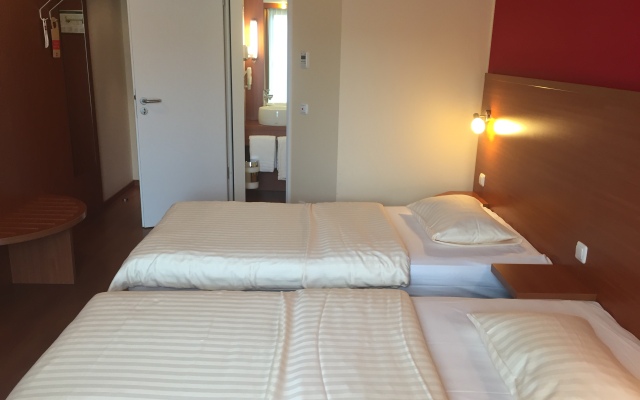 Отель Premier Inn Frankfurt City Europaviertel