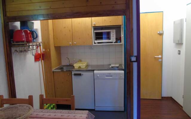 Lou Services Apartment THB70 LSI 001