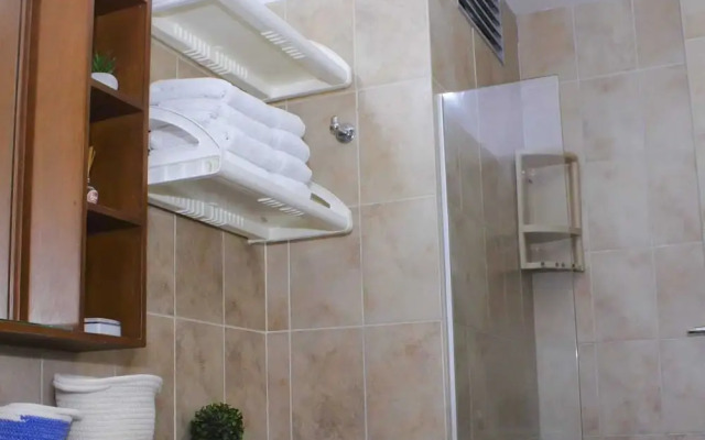 Mirador Del Laguito 404