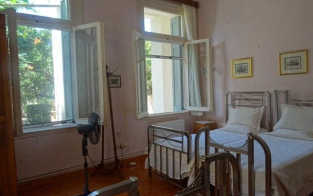 5-bed House With Garden in the City of Chios