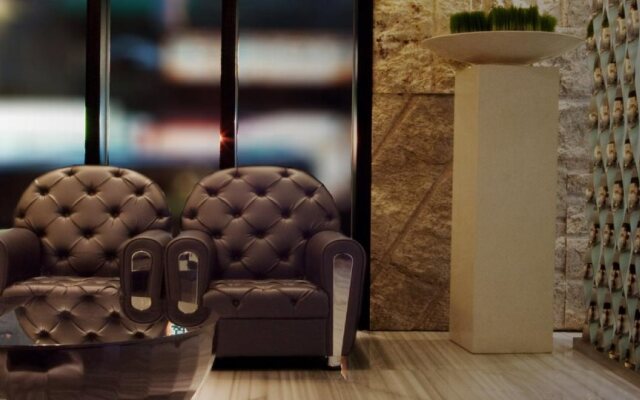 Royal Group Motel Feng Shan Branch