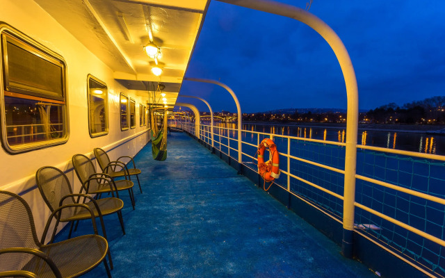 Fortuna Boat Hotel
