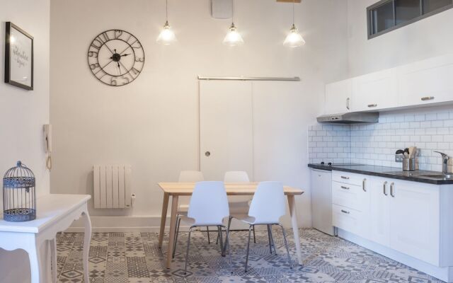 Grand T2 Vieux Tours Immeuble historique