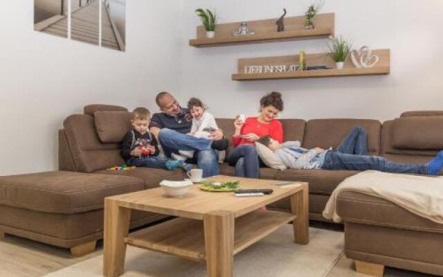 Am Schlosspark 2 - [#76207]