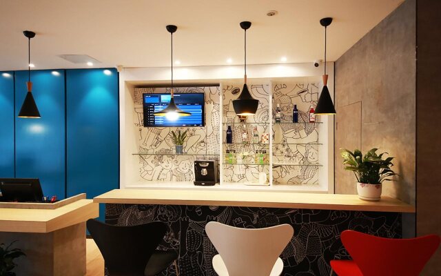 Ibis Suining Hotel