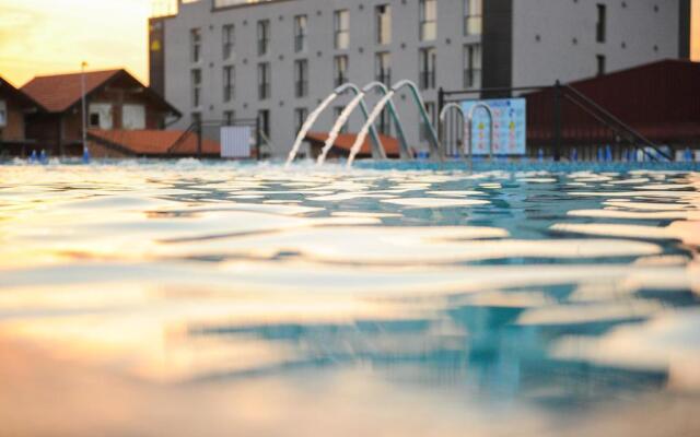 Отель Hollywoodland Wellness & Aquapark