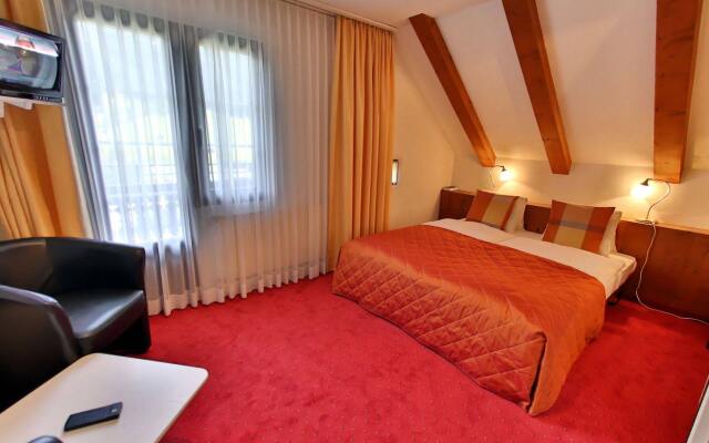 Chalet-Hotel Larix