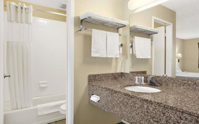 Travelodge by Wyndham San Francisco Bay