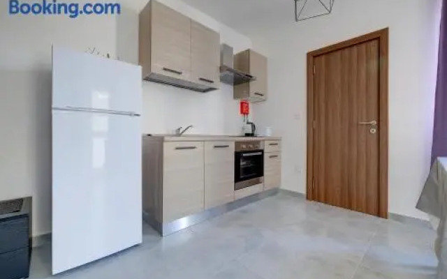 Cosy 1BR Studio Central Location