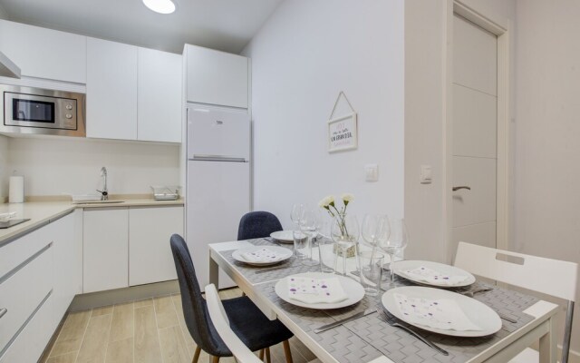 Cozy Apartment in Conde Duque