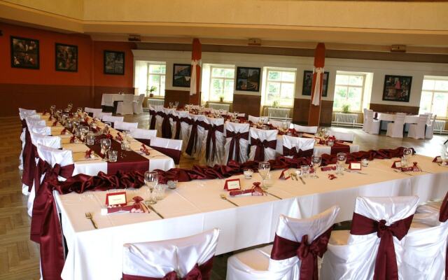 Hotel Týnec