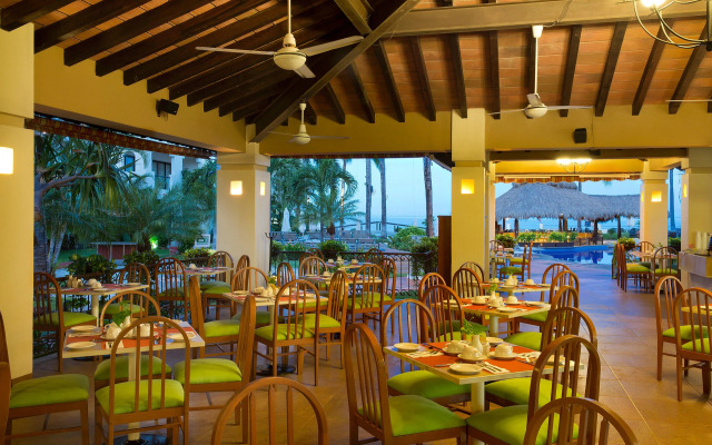 Plaza Pelicanos Grand Beach Resort - All Inclusive