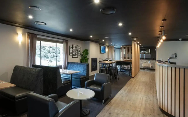 Zig Zag Motel