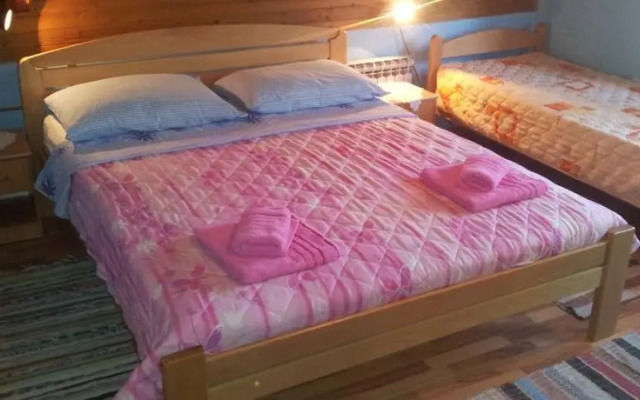 Guest House Family Varda