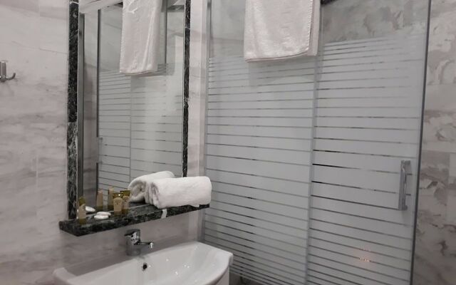 Kinira Beach Hotel