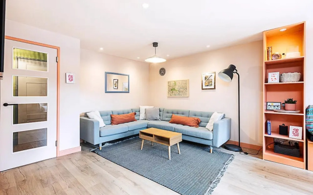 Bright 2-bed Home Near Putney Riverside