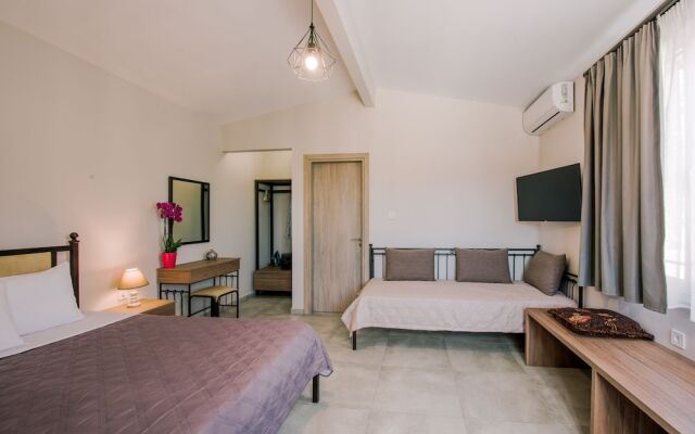 Acrocorinth Apartments