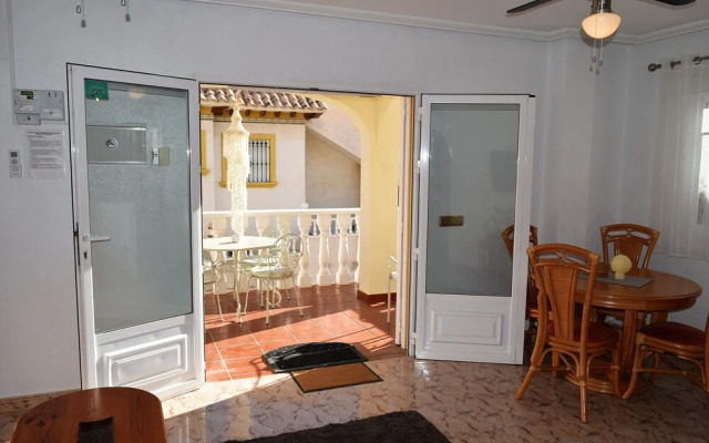 Upper floor Apartment semi-private pool