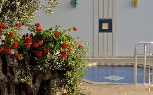 Magic Tulip Beach Hotel
