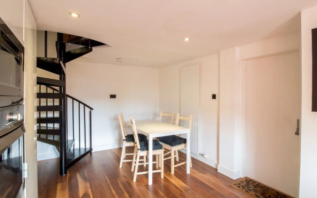 Duplex, 1BR Apartment, Sleeps 4, Newhaven Harbour