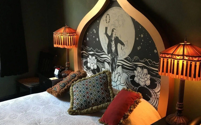 McMenamins Crystal Hotel