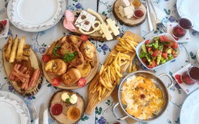 Ayvalik Moda Pansiyon