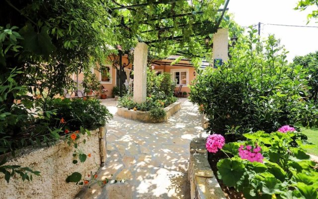 Beautiful 8-bed House in Corfu