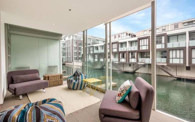 QV Area Waterfront Apartment - 503