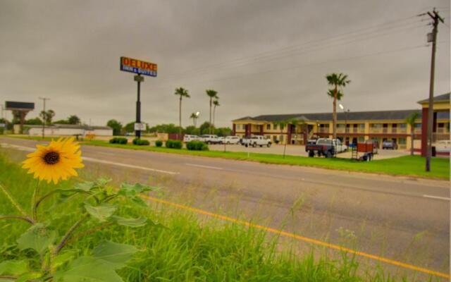 Deluxe Inn & Suites