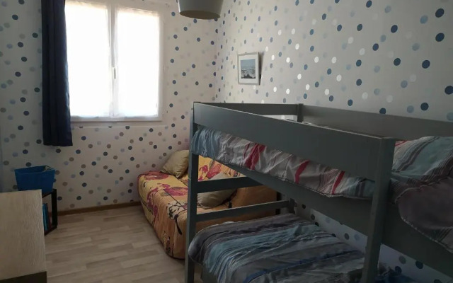 Appartement restauré à 50 m de la plage