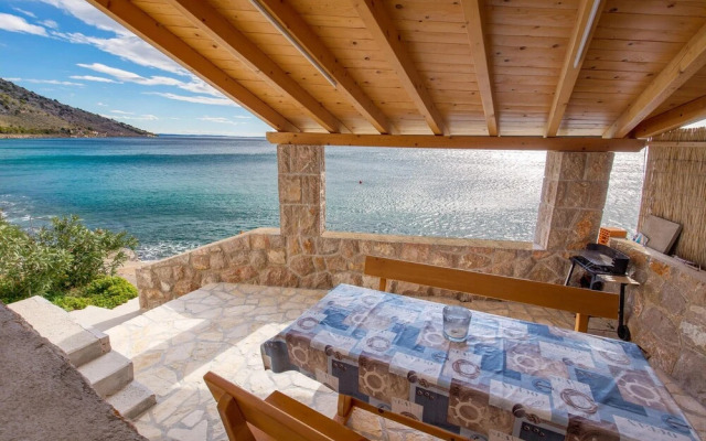 Beautiful Home in Lukovo Sugarje With Wifi and 1 Bedrooms