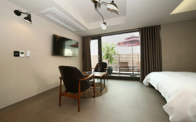 E-HOTEL