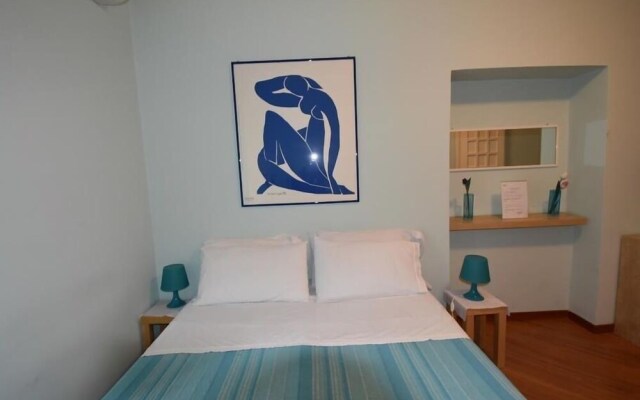 Leone Guesthouse