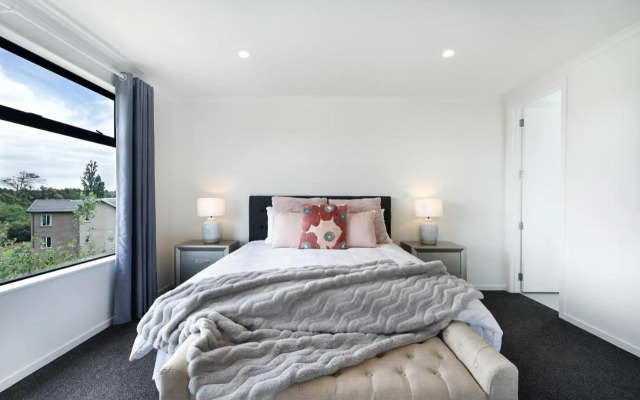 Wonderful River View-Brand New Home - 4 Bedrooms