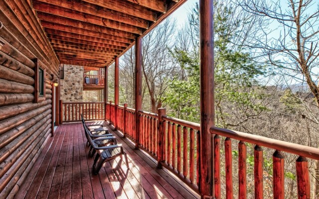 SmokyStays 5 Bedroom Cabin