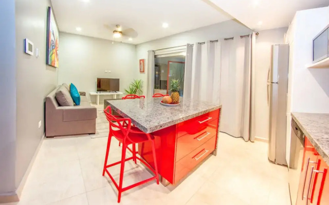 In heart of town 1BR condo in steps distance from the 5th Av by Happy Address