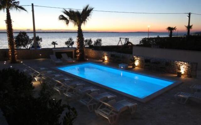 Sea View Apartments Nina