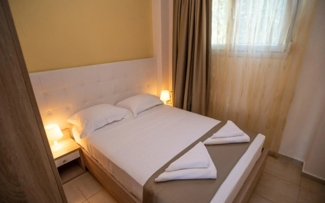 Lagaria Hotel & Apartments