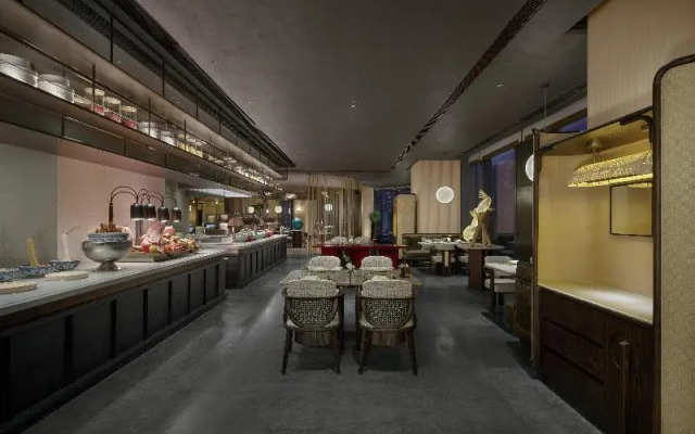 HUALUXE Shenzhen Bao'an