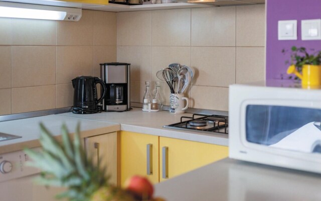 Nice Home in Podstrana With Wifi and 2 Bedrooms