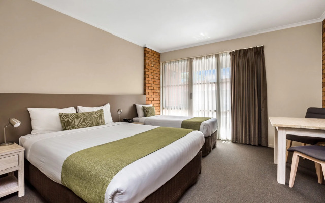 National Hotel Complex and Bendigo Central Apartments