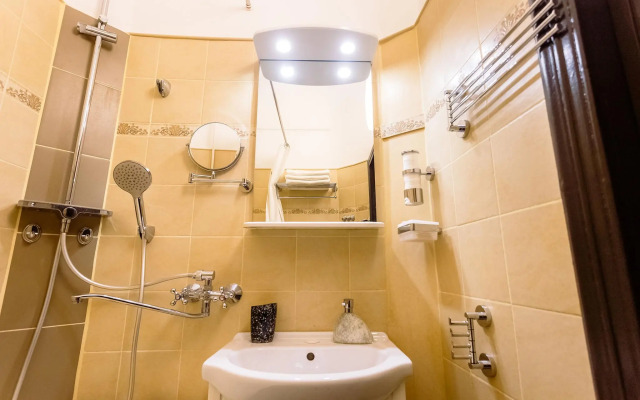 Апартаменты на набережной Лейтенанта Шмидта