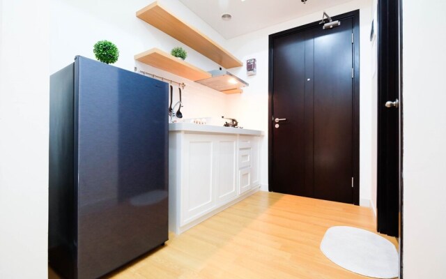 Minimalist Studio at Casa De Parco Apt