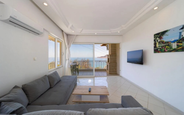 Superb Flat With Nature View and Balcony in Alanya
