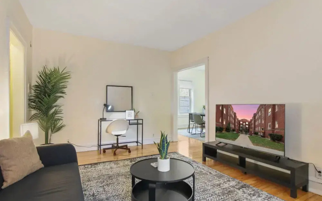 Cozy 1BR in Rogers Park - Touhy 2W