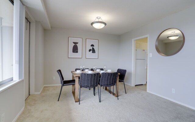 Prime Location Apartment at Crystal City