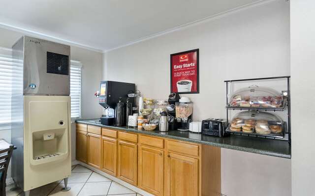 Econo Lodge Sturbridge Route 20