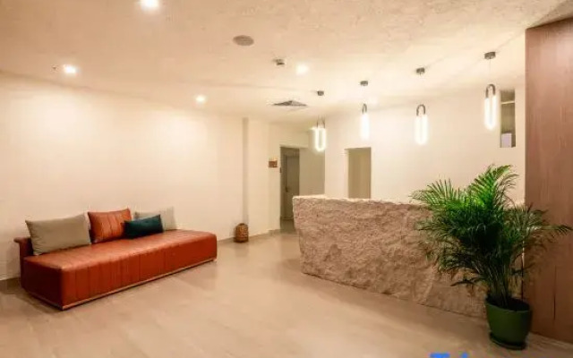 Prive Suite Side & Spa - Adults Only 16 Plus