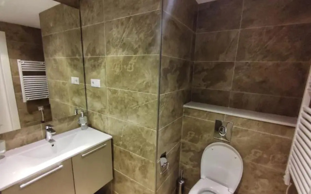 Leo Group Luxury Apartment 24-32 Alliance Palace