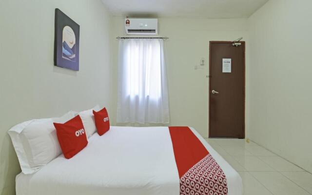 OYO 90765 Hotel Bajet Pulai